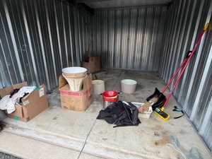 10 x 15 storage unit in Hackettstown, NJ