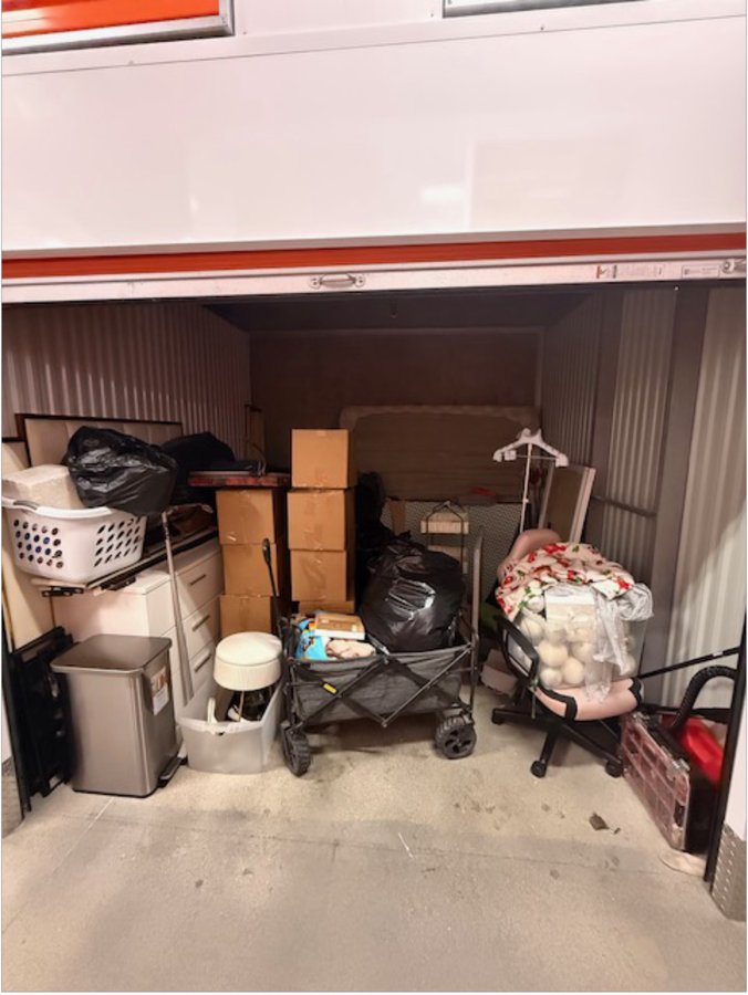 10 x 10 storage unit in Doral, FL
