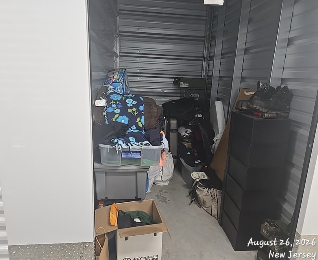 5 x 10 storage unit in Linden, NJ