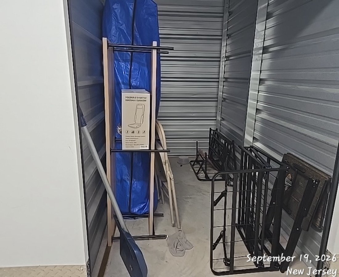 5 x 10 storage unit in Linden, NJ
