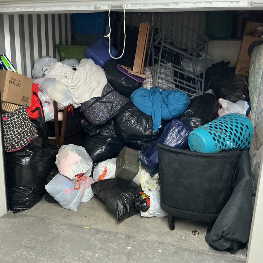 10 x 10 storage unit in Cleveland, OH