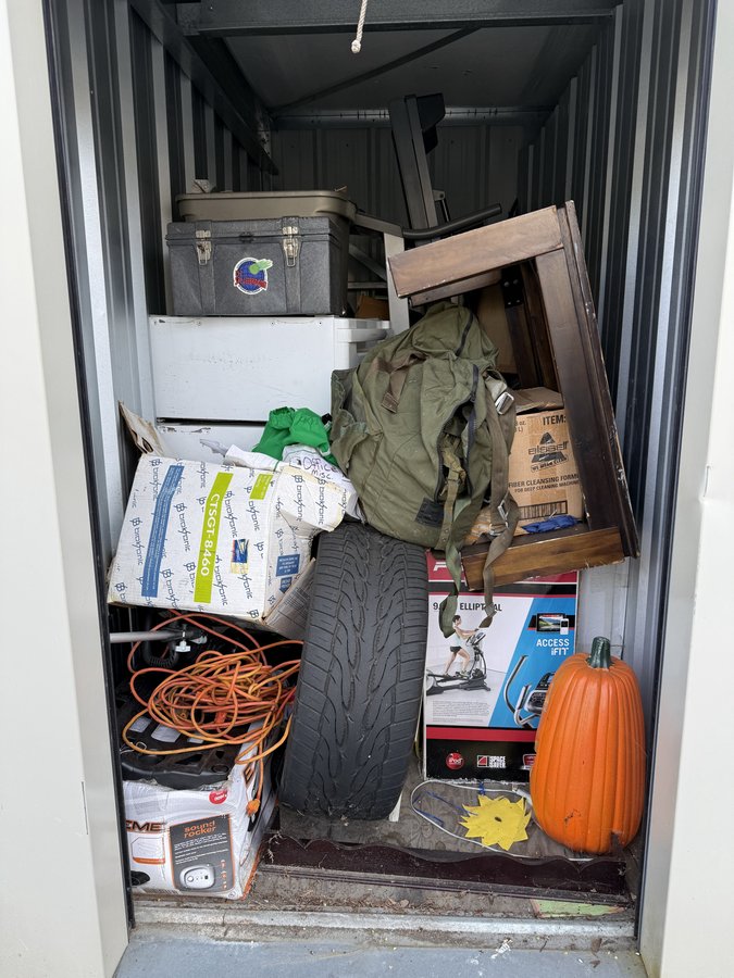 5 x 10 storage unit in Bremerton, WA