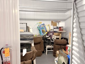 10 x 12 storage unit in Bremerton, WA