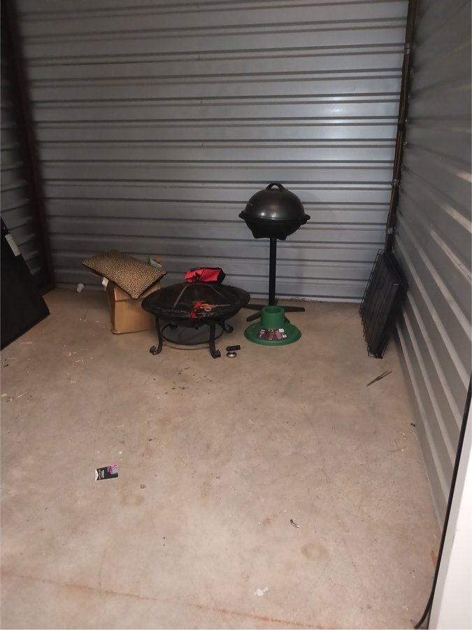 10 x 10 storage unit in Dawsonville, GA