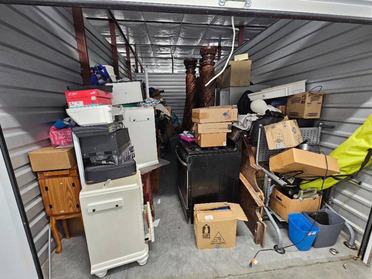 10 x 20 storage unit in Louisville, KY