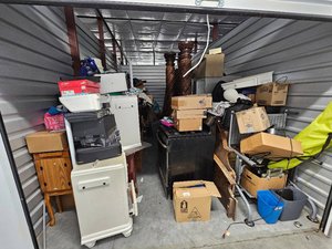 10 x 20 storage unit in Louisville, KY