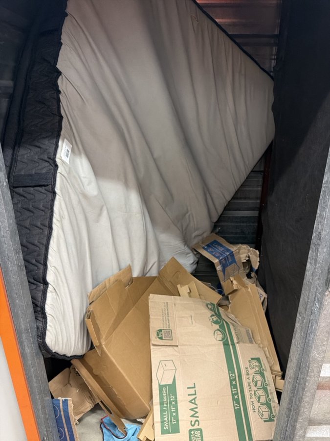 5 x 5 storage unit in Allen Park, MI