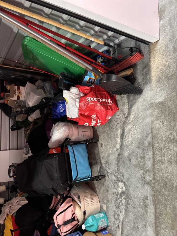 10 x 10 storage unit in St Louis, MO