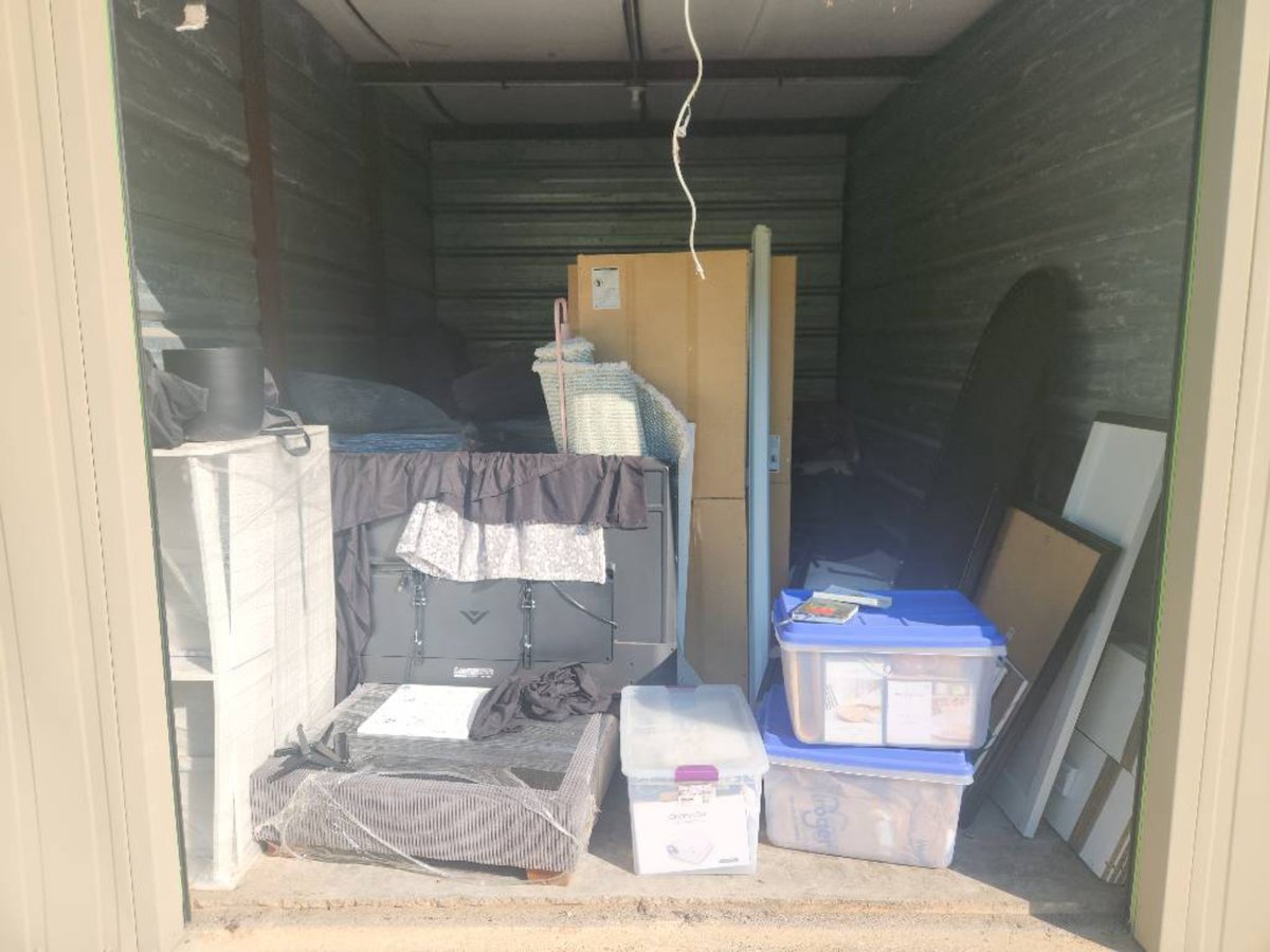 10 x 15 storage unit in College Park, GA
