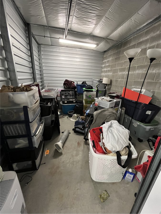 10 x 15 storage unit in Shoreline, WA