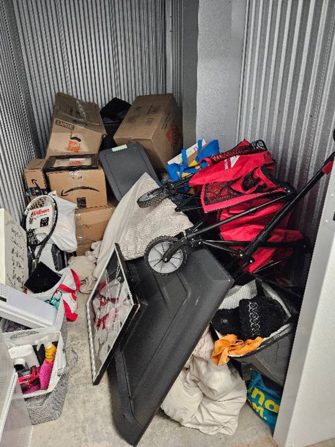 5 x 10 storage unit in Rockville, MD