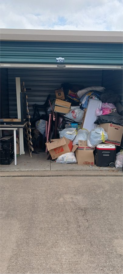 10 x 10 storage unit in Lewisville, TX