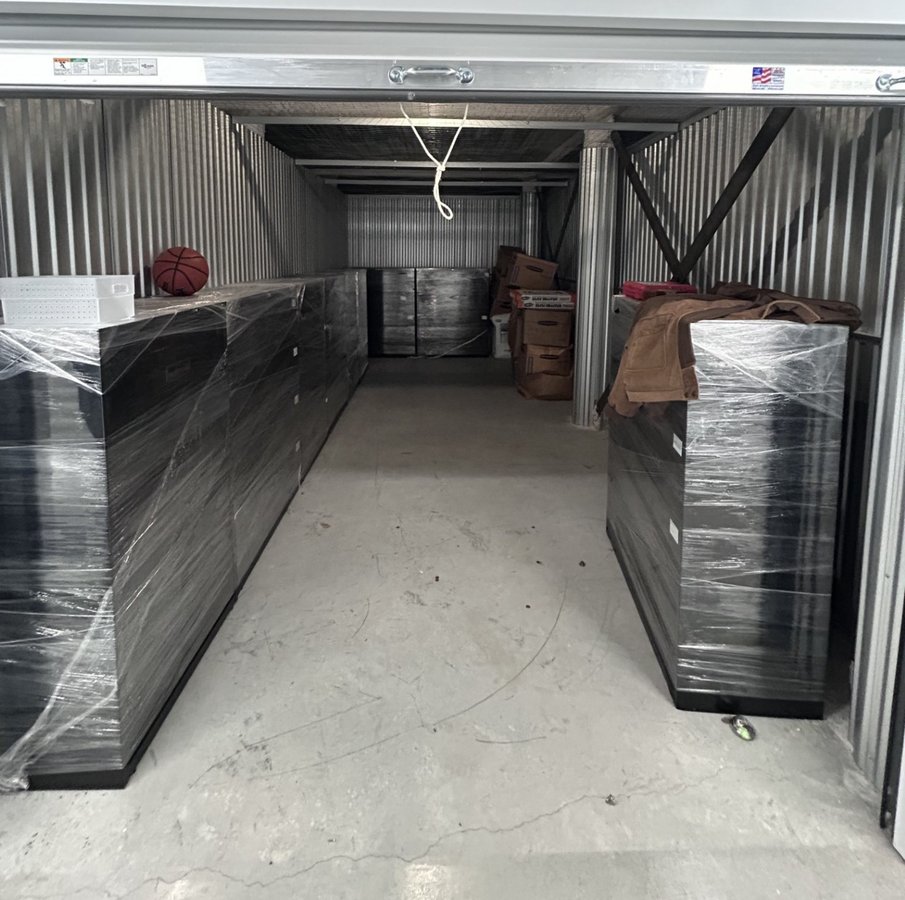 10 x 21 storage unit in Washington, DC