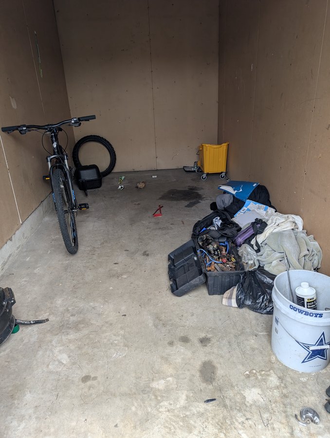 8 x 15 storage unit in Glen Burnie, MD