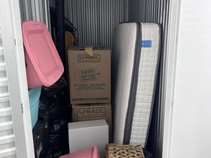 5 x 10 storage unit in Washington, DC