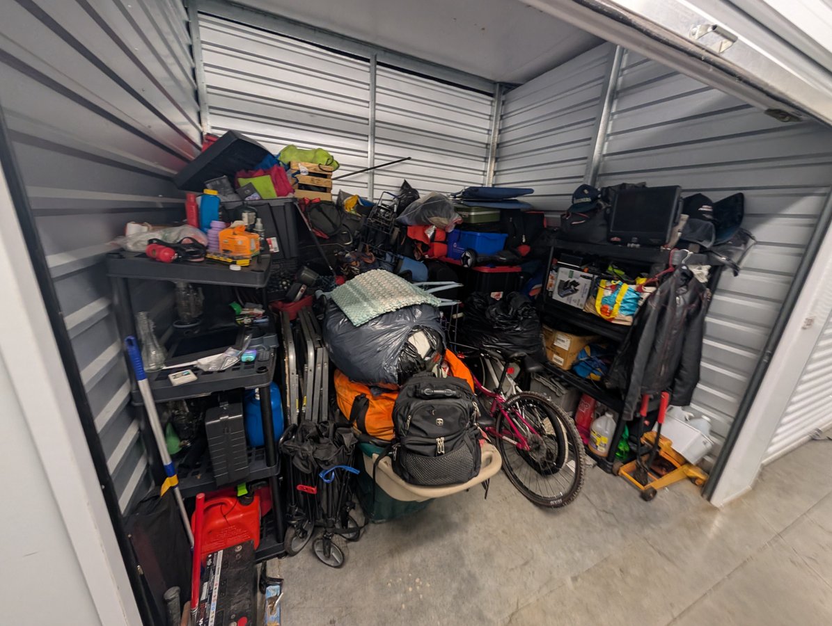 10 x 10 storage unit in Tacoma, WA