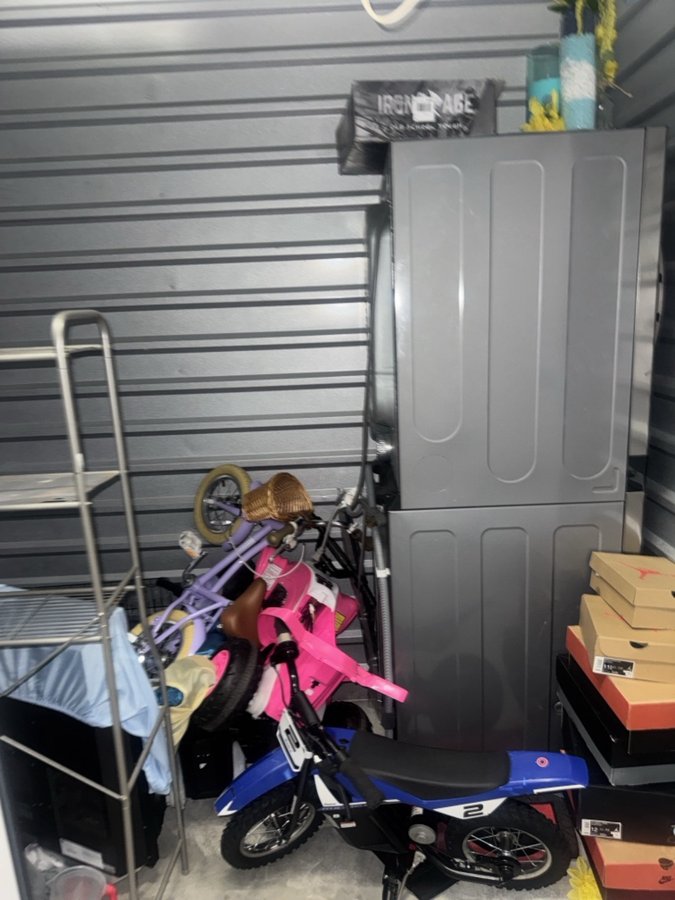 10 x 5 storage unit in Avondale, LA