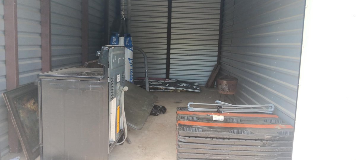 10 x 20 storage unit in Mobile, AL