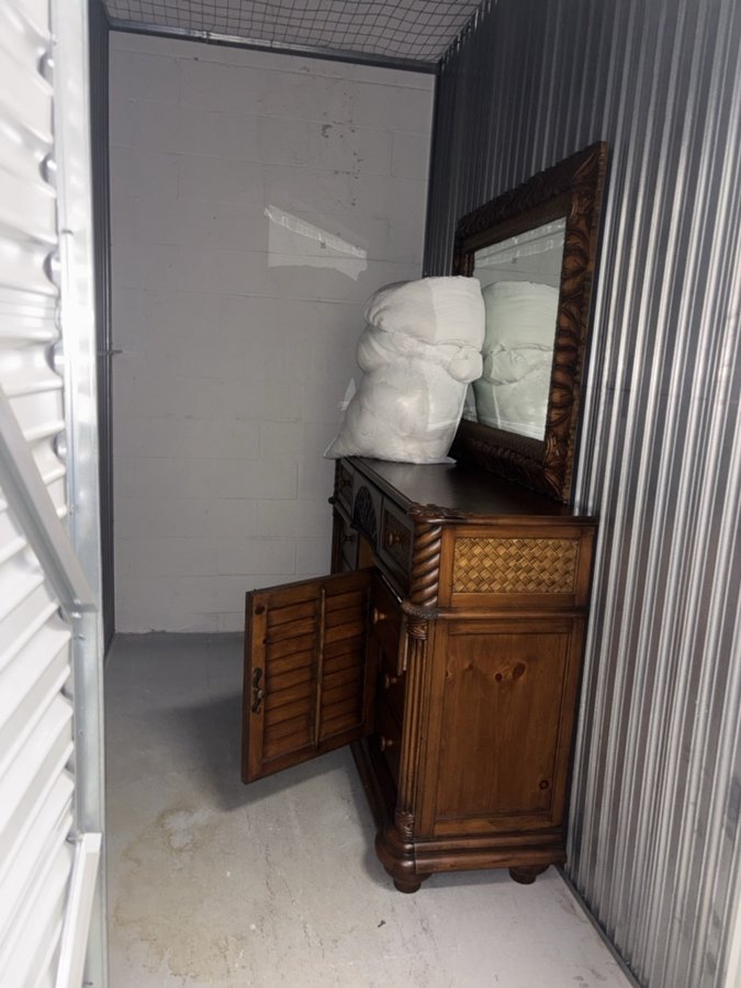 5 x 10 storage unit in Maitland, FL