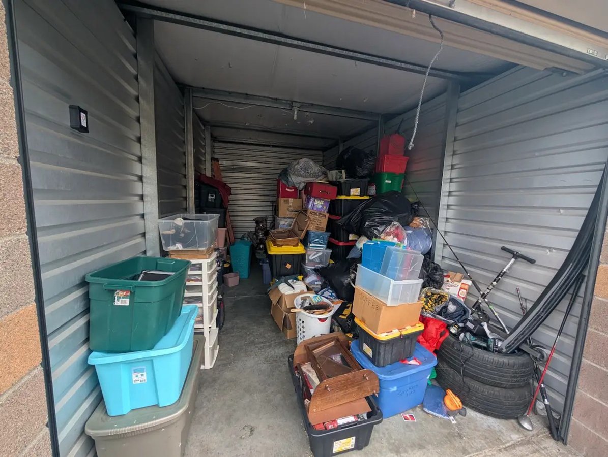 10 x 20 storage unit in Tacoma, WA