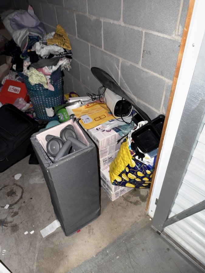 4 x 12 storage unit in Austin, TX