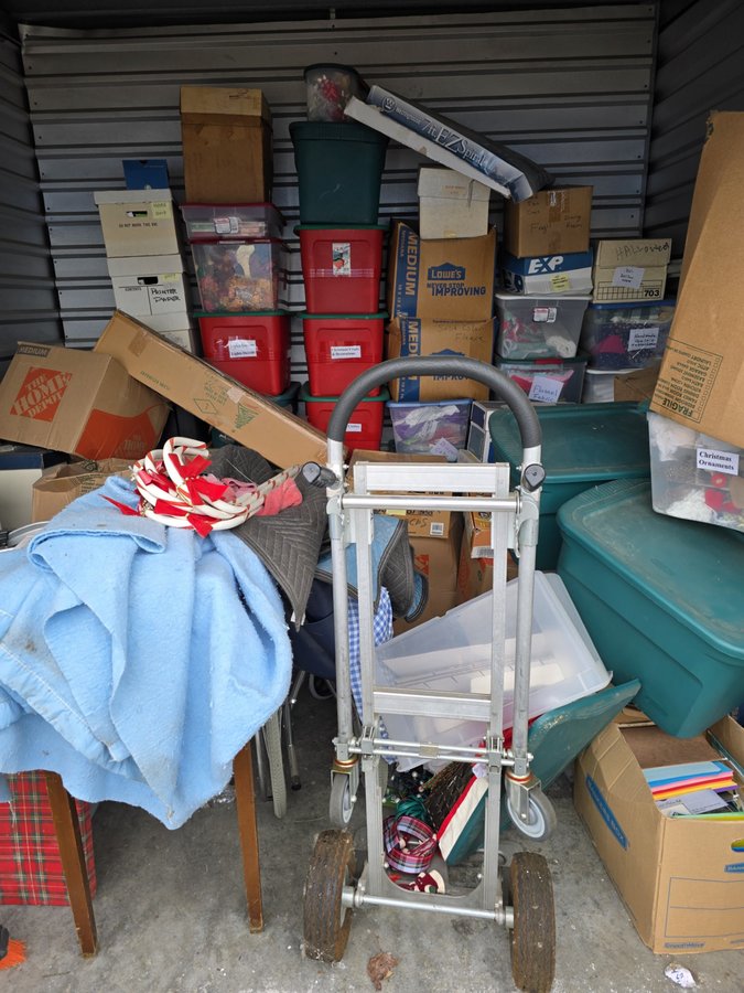 10 x 10 storage unit in Marysville, WA