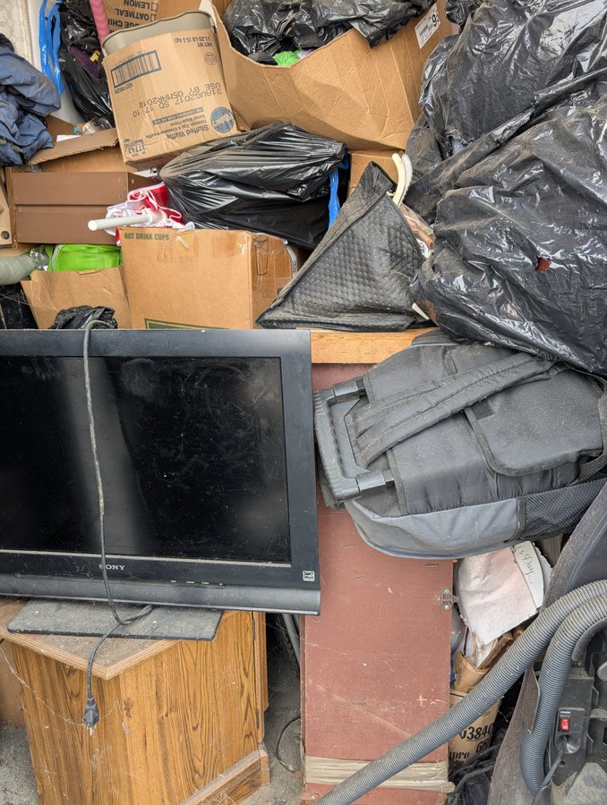 8 x 10 storage unit in Glen Burnie, MD