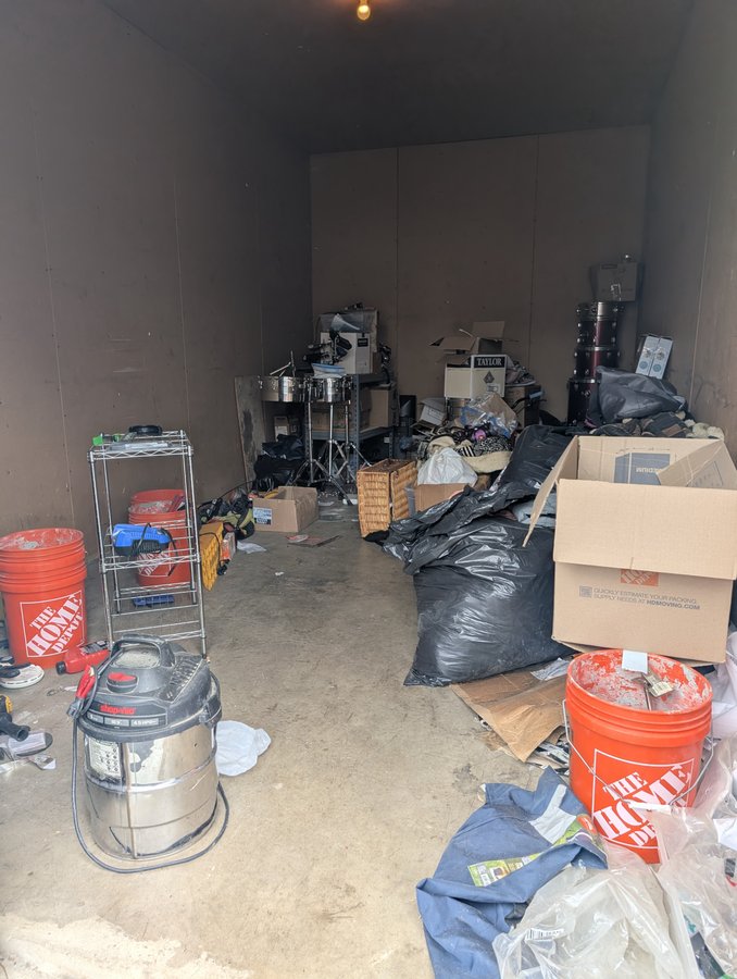 10 x 20 storage unit in Glen Burnie, MD