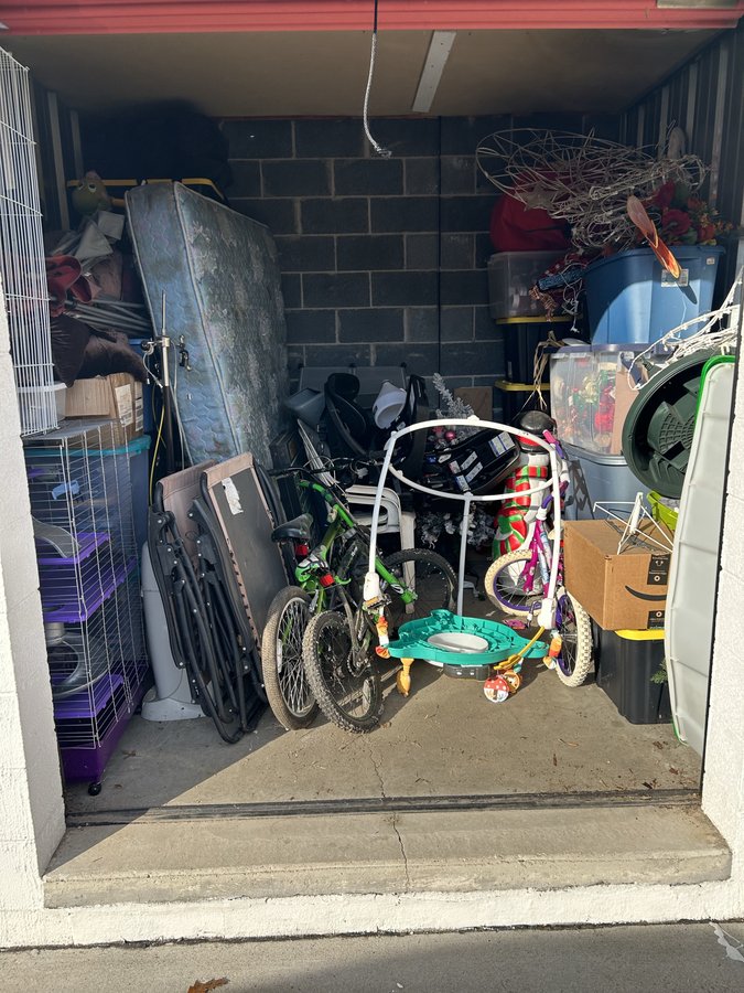 10 x 10 storage unit in Nitro, WV