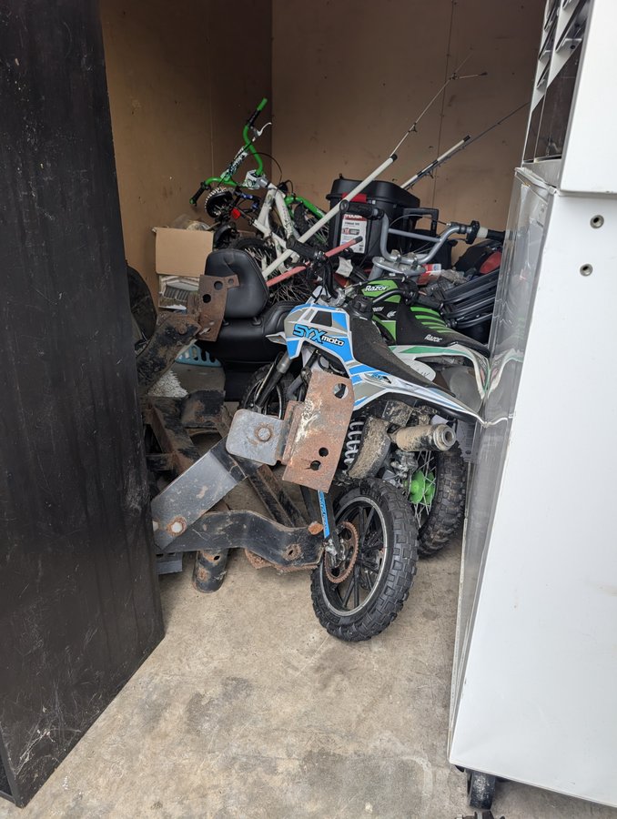 8 x 15 storage unit in Glen Burnie, MD