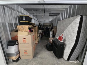 10 x 25 storage unit in Cleveland, OH