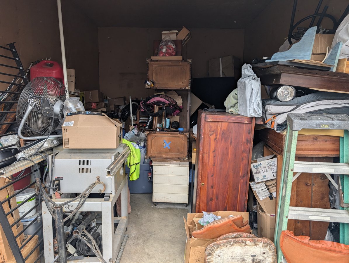 10 x 15 storage unit in Glen Burnie, MD