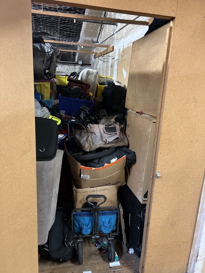 6 x 20 storage unit in Seattle, WA
