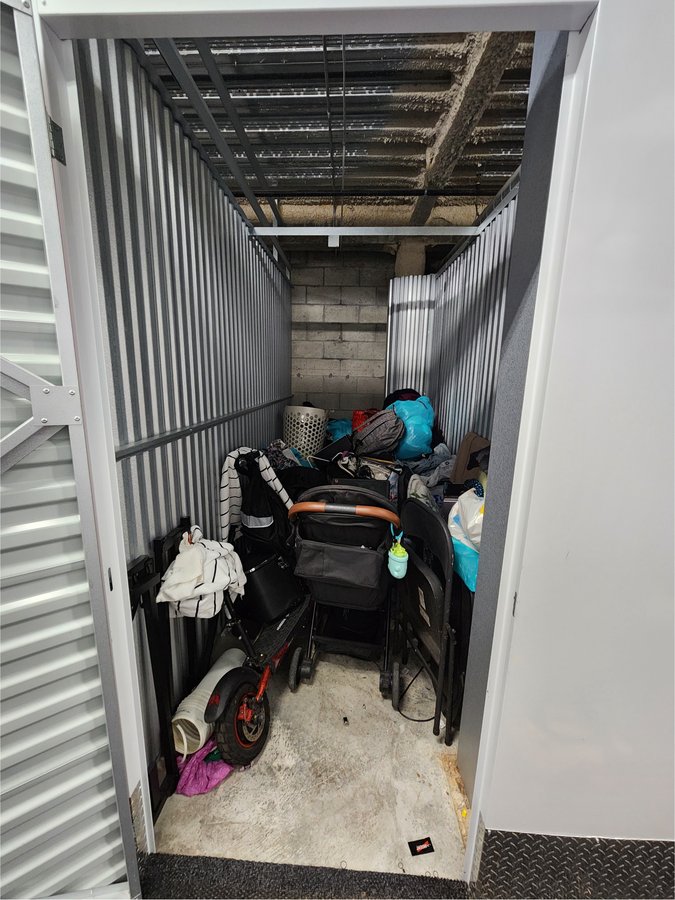 5 x 12 storage unit in Miami, FL