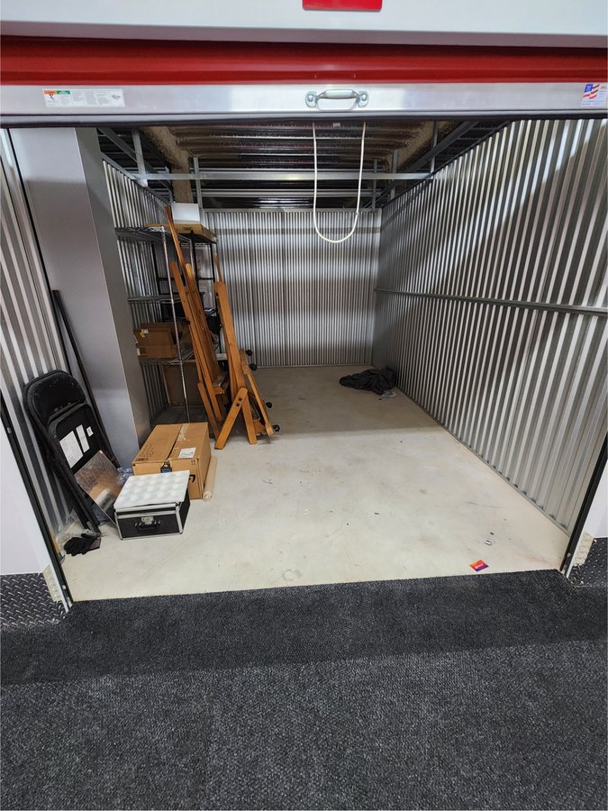 10 x 15 storage unit in Miami, FL