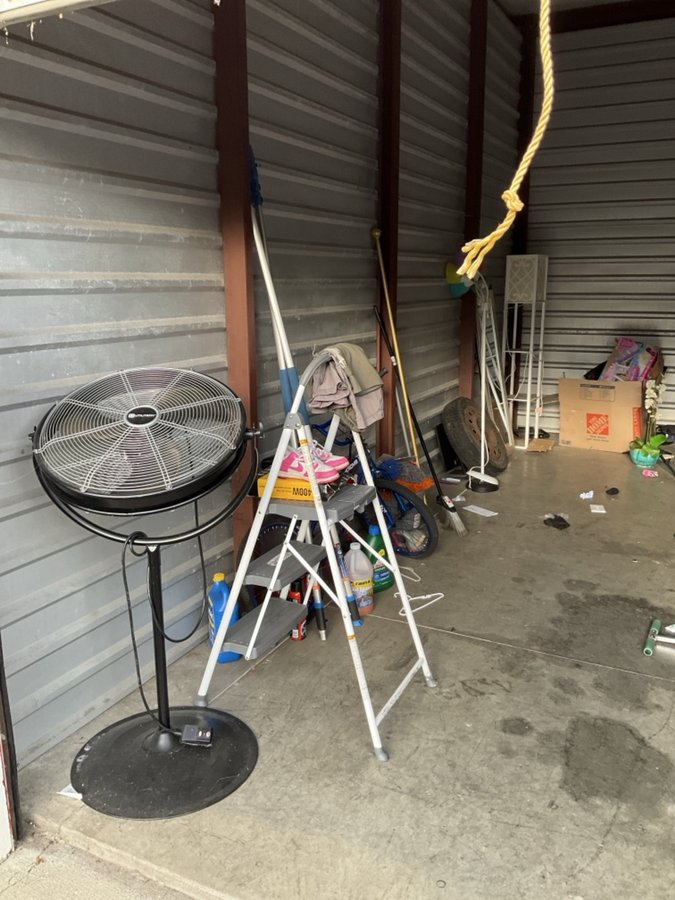 10 x 20 storage unit in Indianapolis, IN
