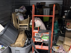 10 x 20 storage unit in Lincoln Park, MI