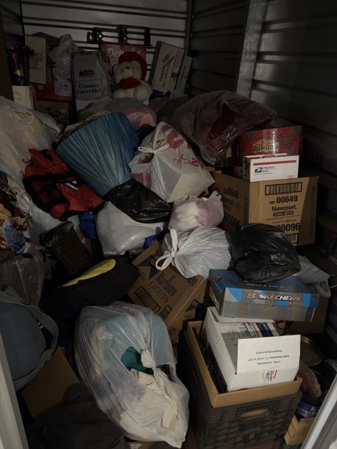 5 x 10 storage unit in Lincoln Park, MI