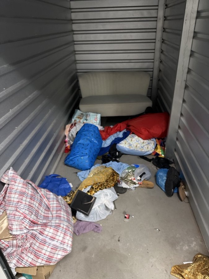 5 x 10 storage unit in Lincoln Park, MI