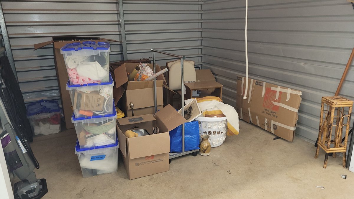 10 x 10 storage unit in Vancouver, WA