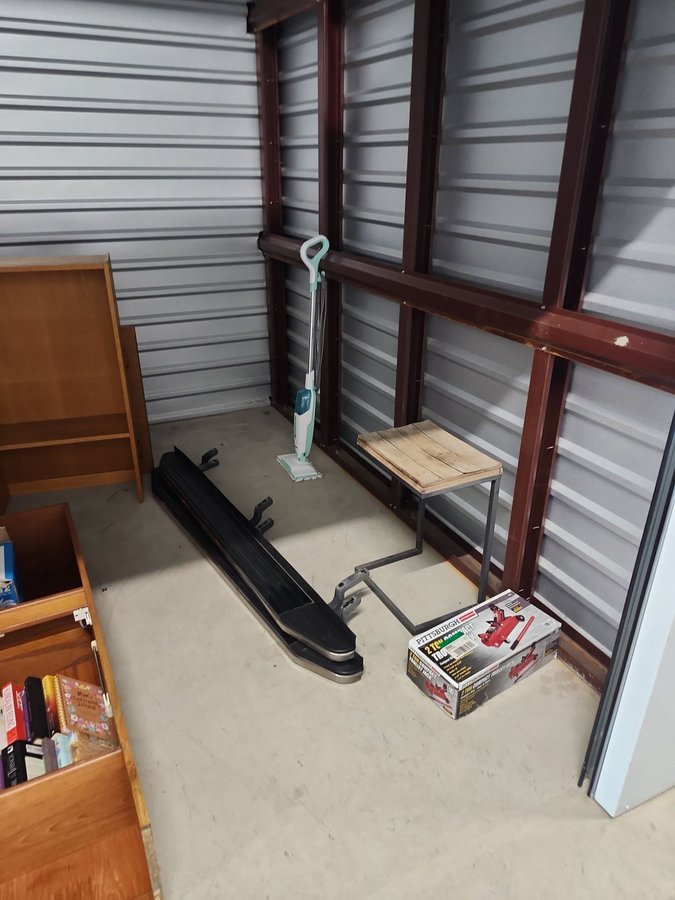 10 x 10 storage unit in Buda, TX