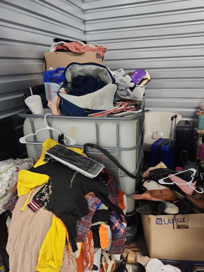 10 x 10 storage unit in Buda, TX