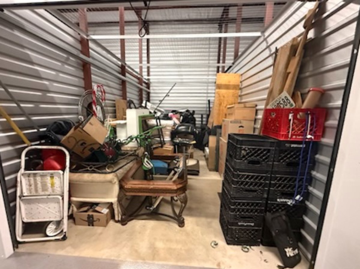 10 x 20 storage unit in Mcdonough, GA