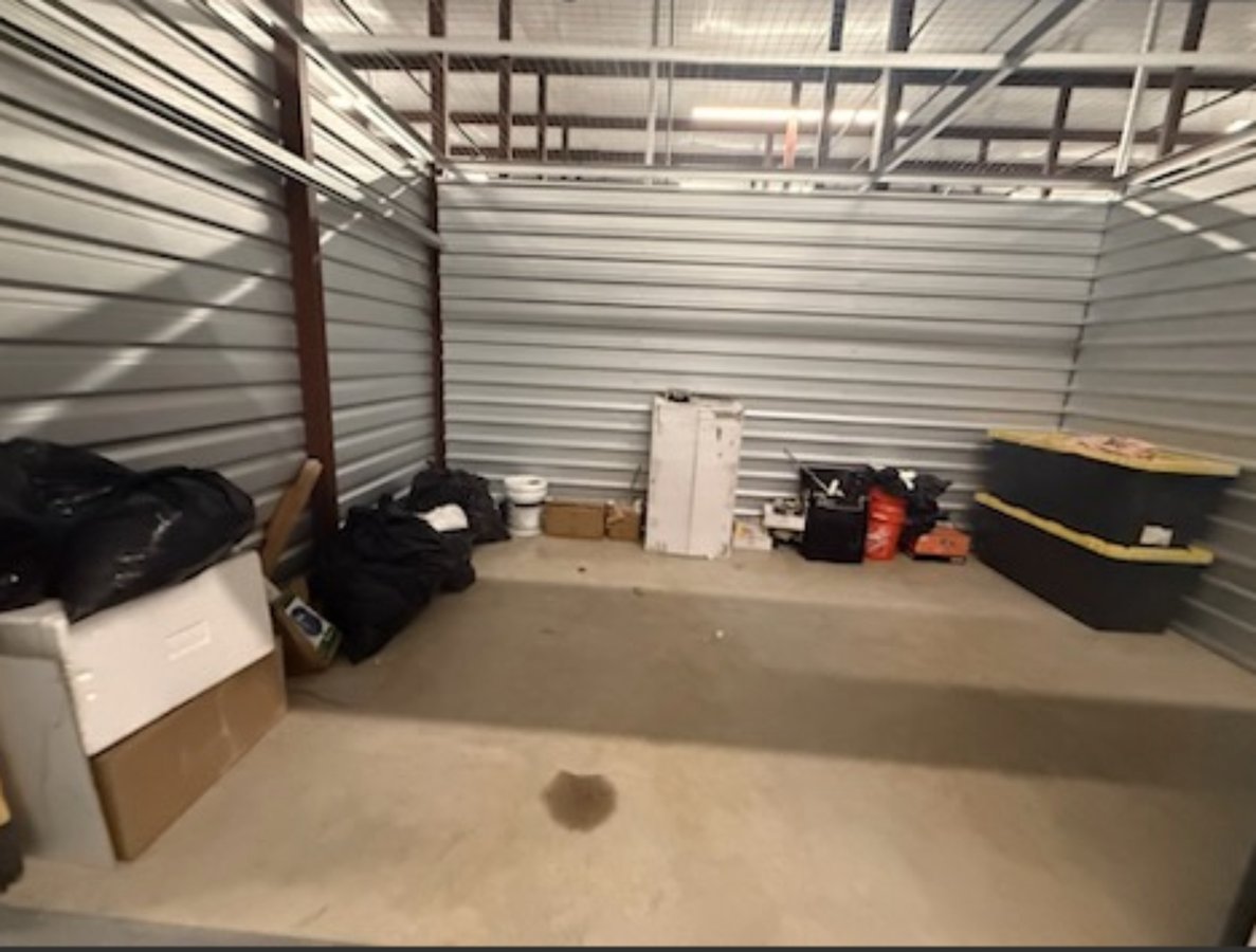 15 x 10 storage unit in Mcdonough, GA