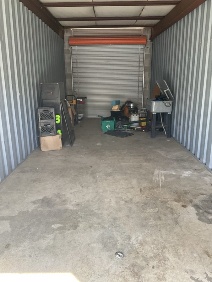 10 x 30 storage unit in Huntsville, AL