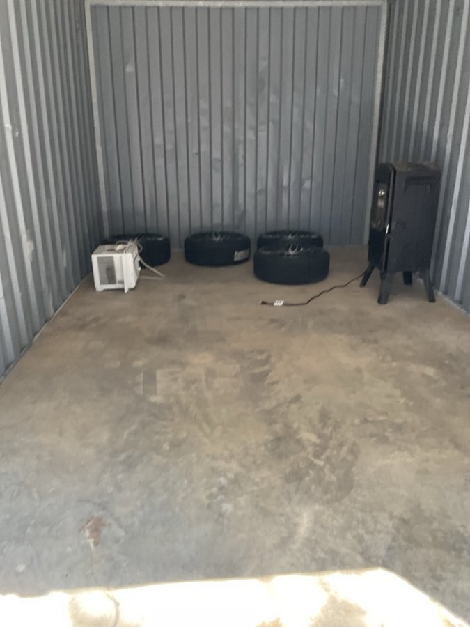 10 x 20 storage unit in Huntsville, AL