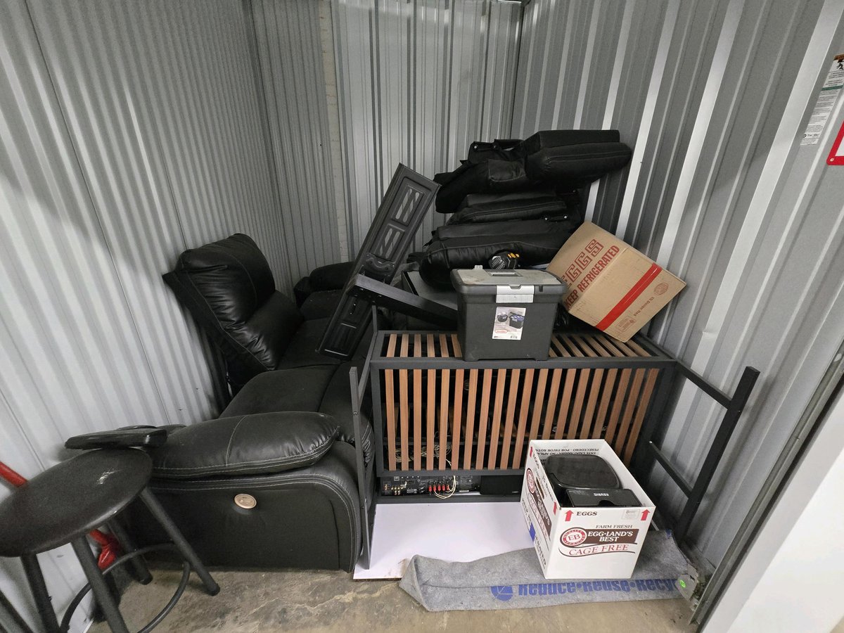 7 x 10 storage unit in Cleveland, OH
