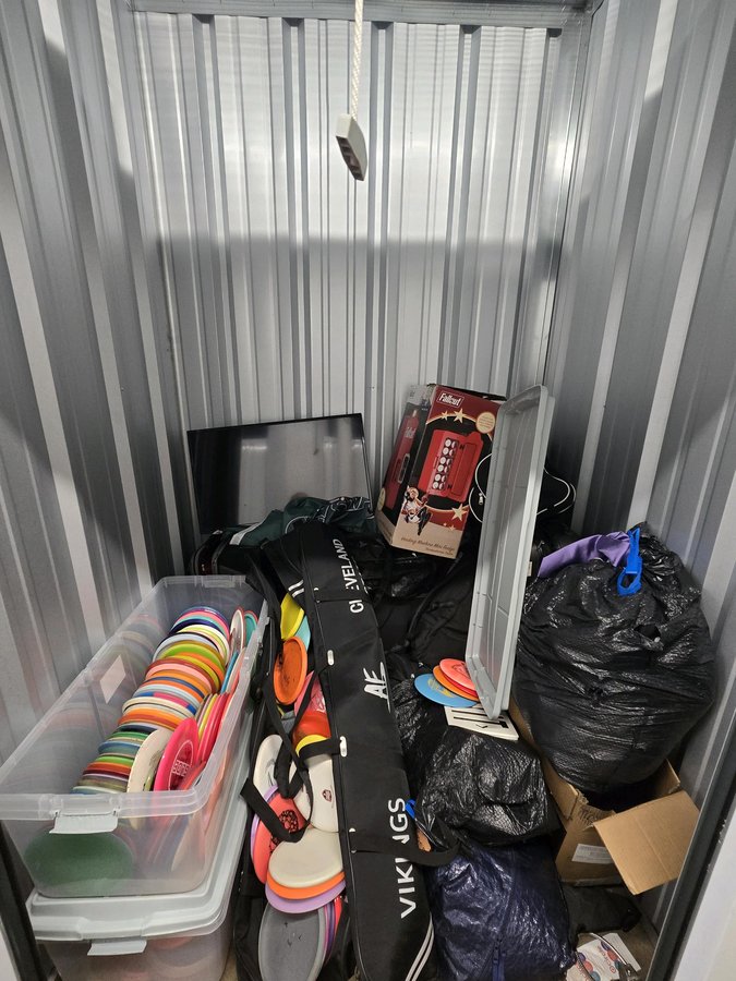 5 x 5 storage unit in Cleveland, OH