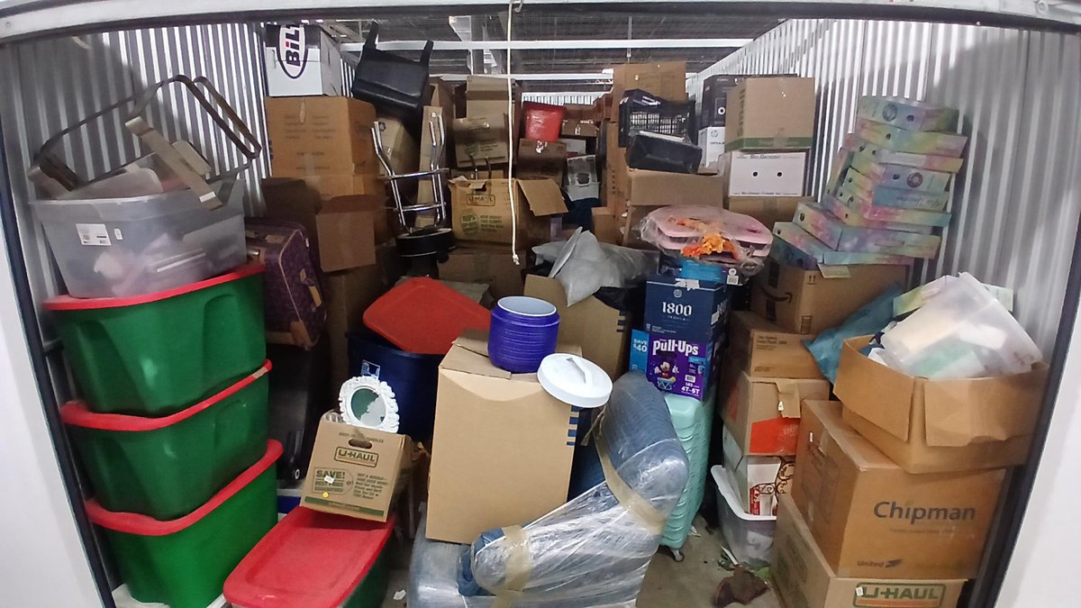 10 x 20 storage unit in Hialeah, FL