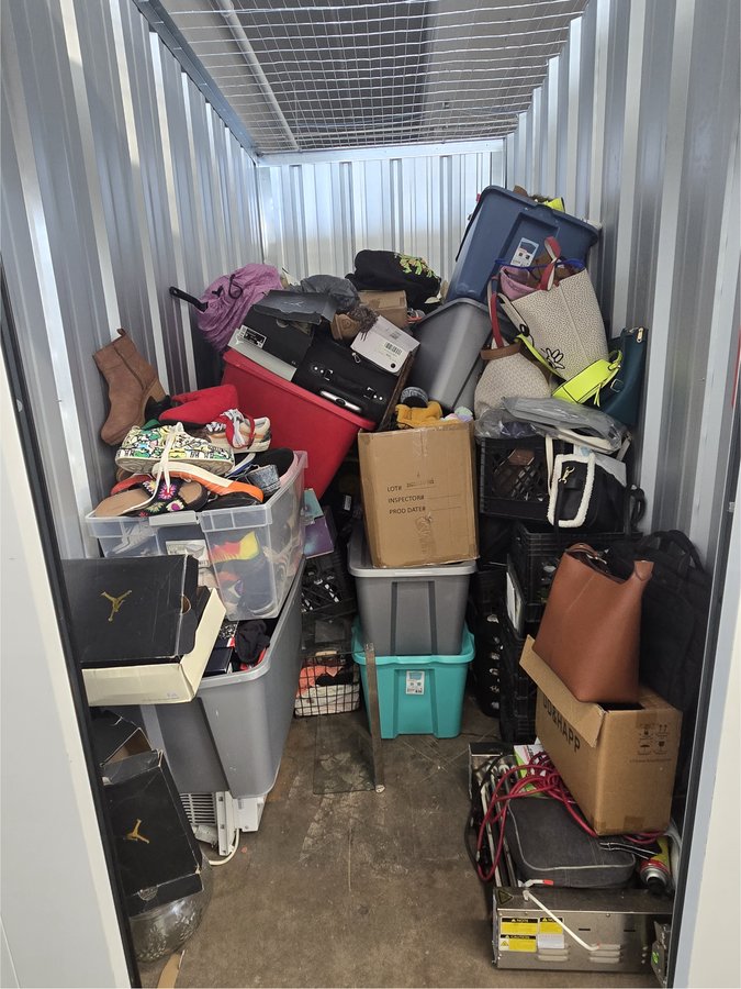 5 x 10 storage unit in Cleveland, OH